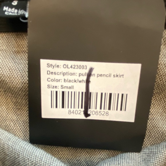 Women’s Pull On Pencil Midi Skirt Checkered Slit Ookie & Lala size small New - Picture 13 of 13